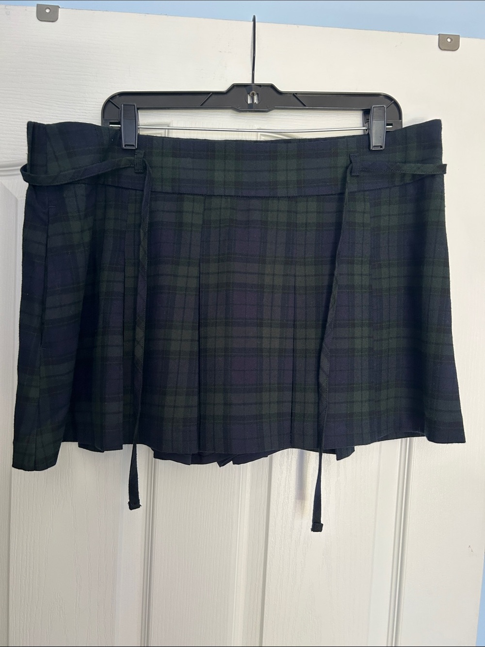 Hollister Dark Green and Navy Plaid Pleated Mini Skort